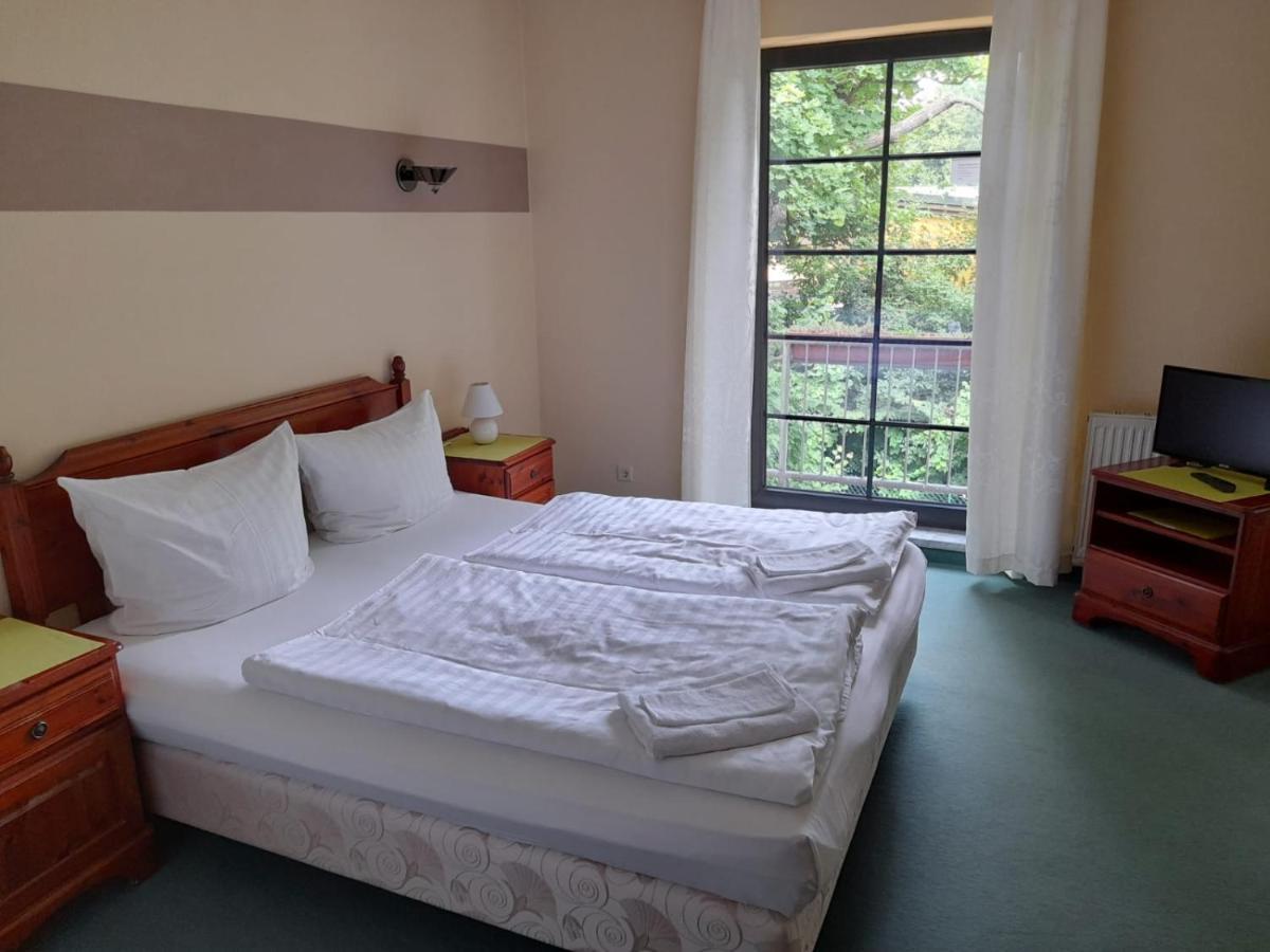 Hotel Am Kreischaer Park Екстер'єр фото