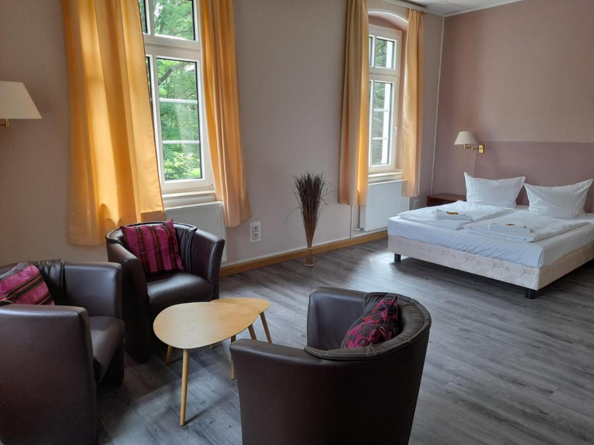 Hotel Am Kreischaer Park Екстер'єр фото